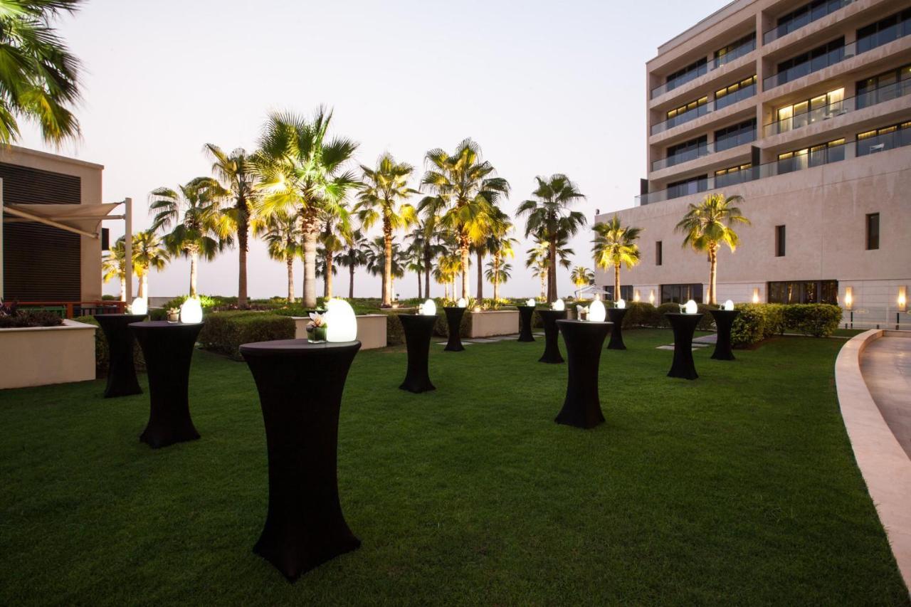 Hotel Crowne Plaza Yas Island By Ihg Abu Dhabi Esterno foto