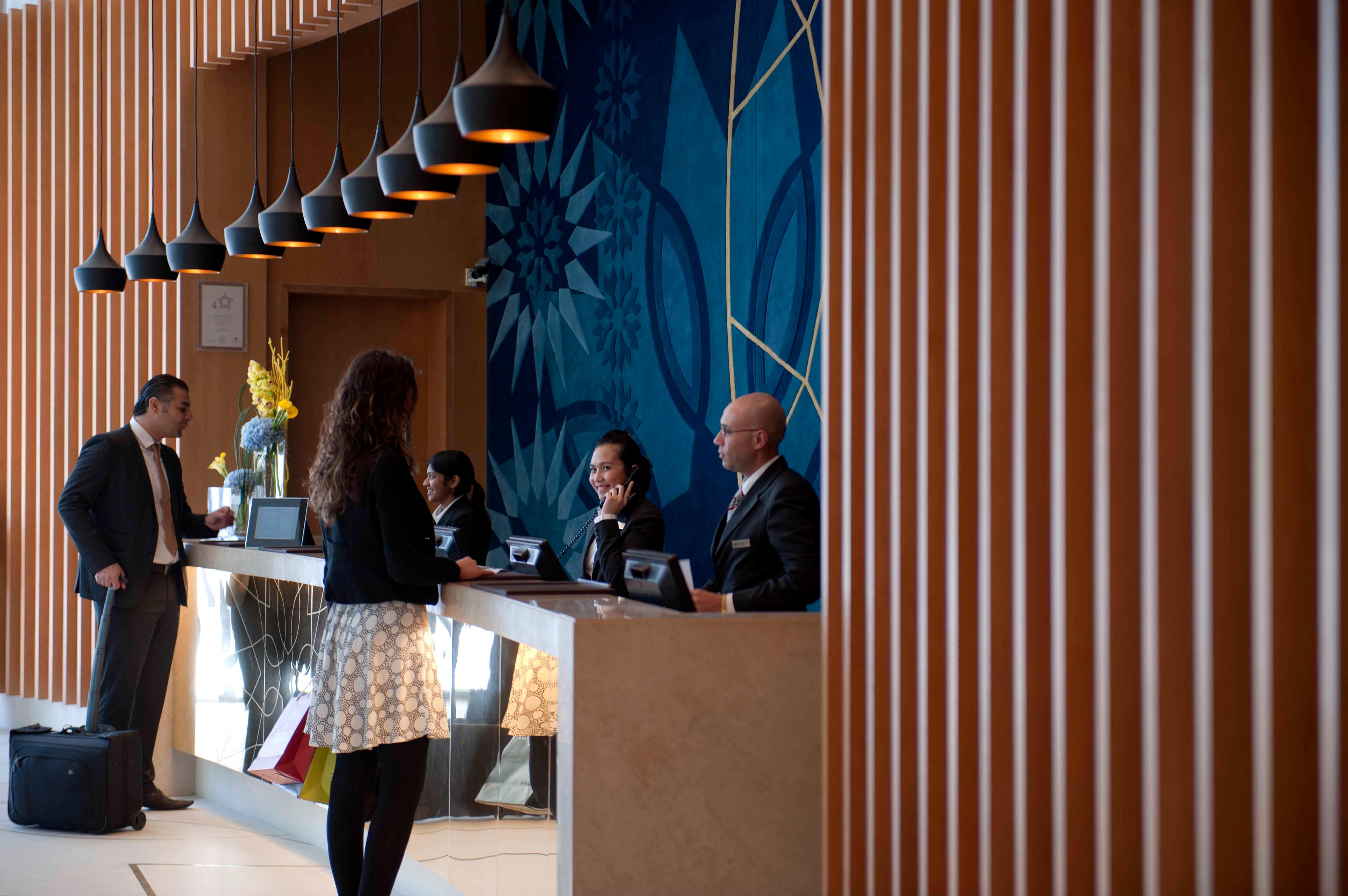 Hotel Crowne Plaza Yas Island By Ihg Abu Dhabi Esterno foto
