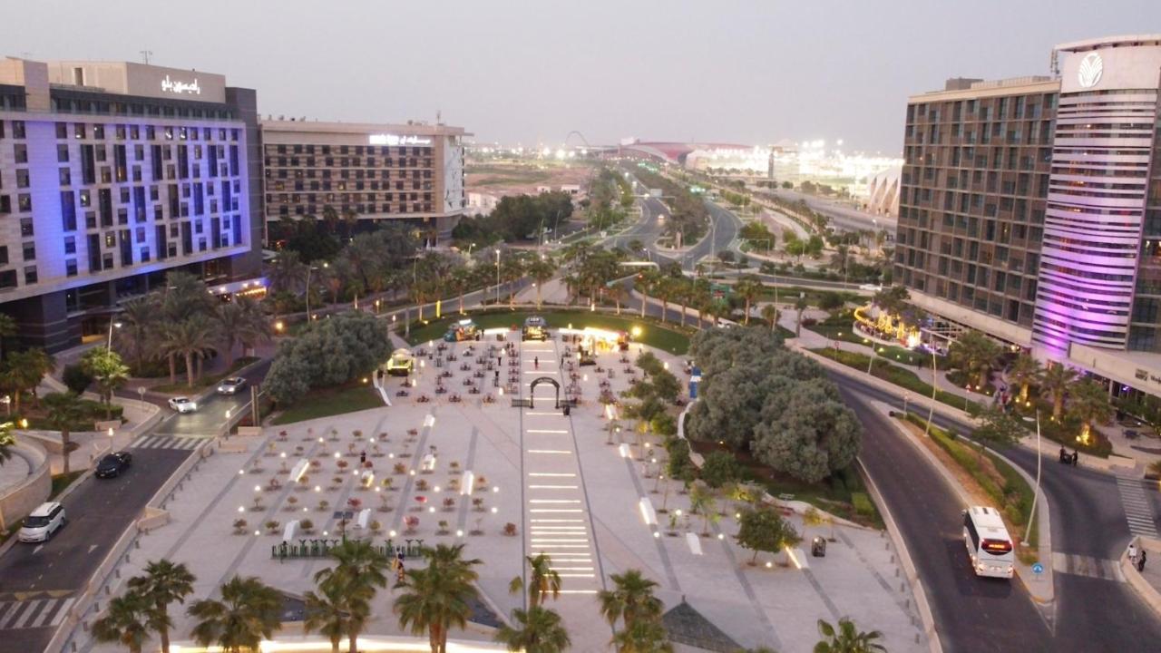 Hotel Crowne Plaza Yas Island By Ihg Abu Dhabi Esterno foto